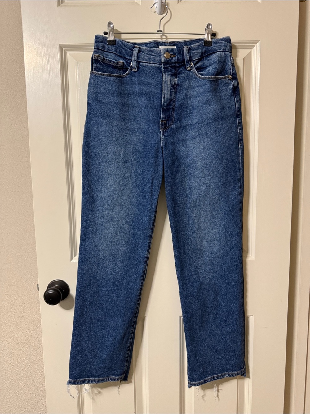 Good American Good Legs Straight-Leg Jeans in Dark Blue Wash